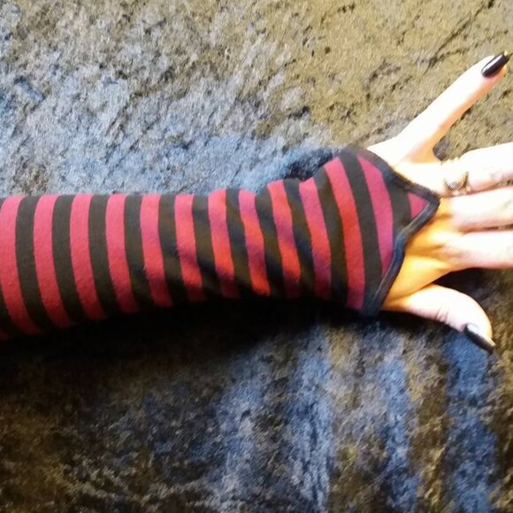 Gothic Lolita striped arm warmers - Picture 5 of 5